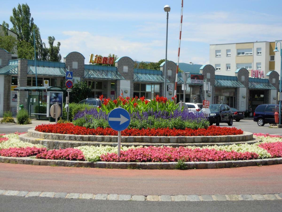 Orchidee Apartment Wiener Neudorf Luaran gambar